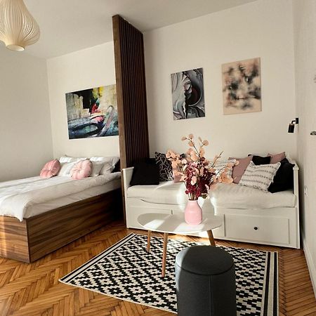 Balconia Sunny Apartment In Centre Of Beograd Ngoại thất bức ảnh