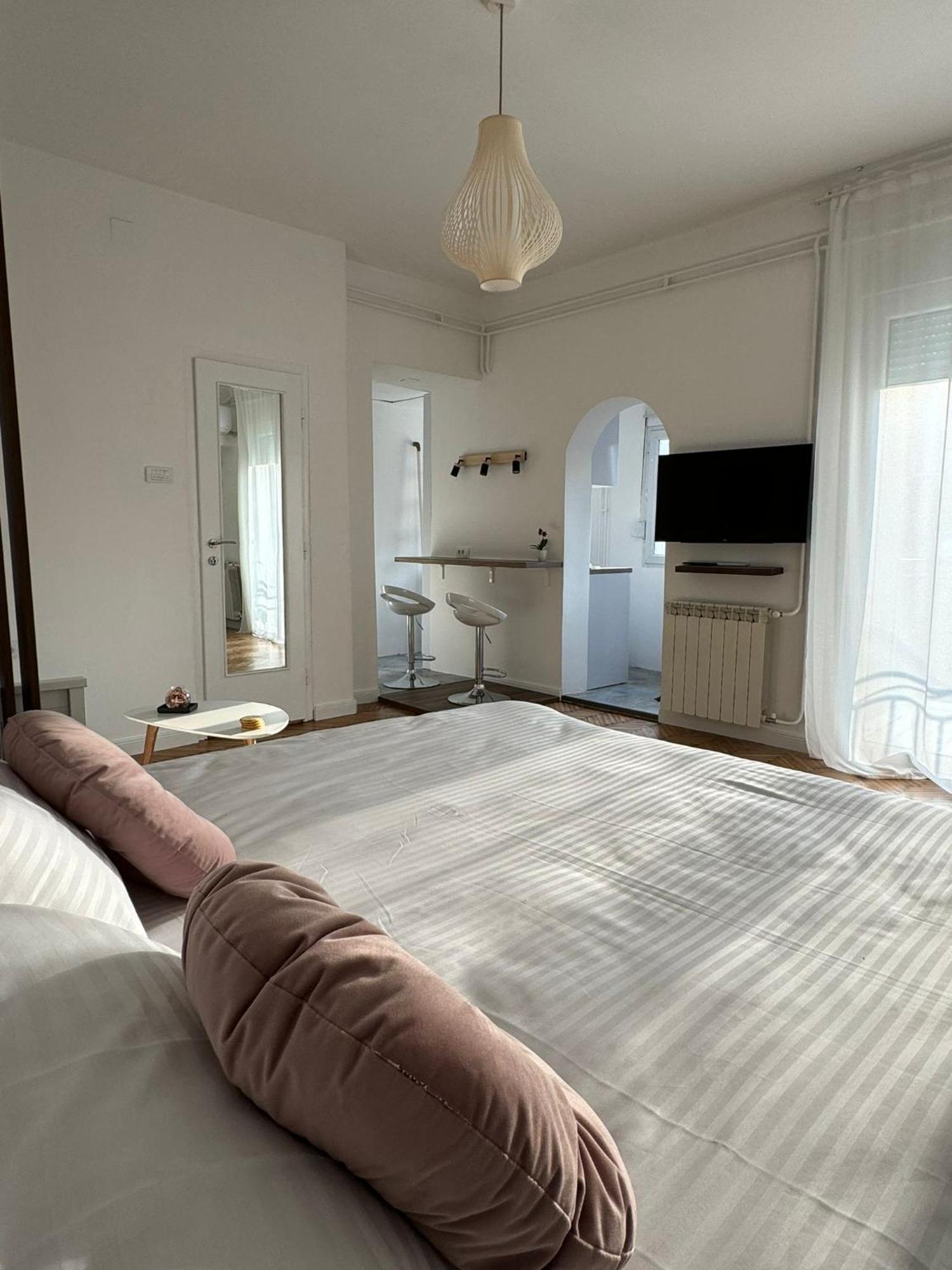 Balconia Sunny Apartment In Centre Of Beograd Ngoại thất bức ảnh
